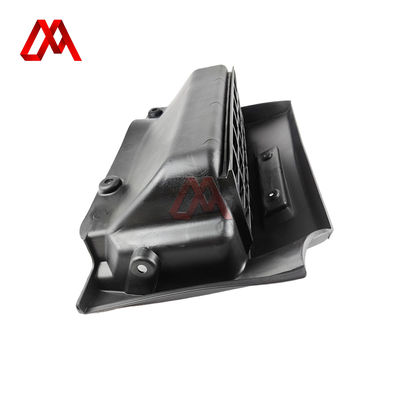 Right-Side Entry Step for Mitsubishi Canter Truck MK676951